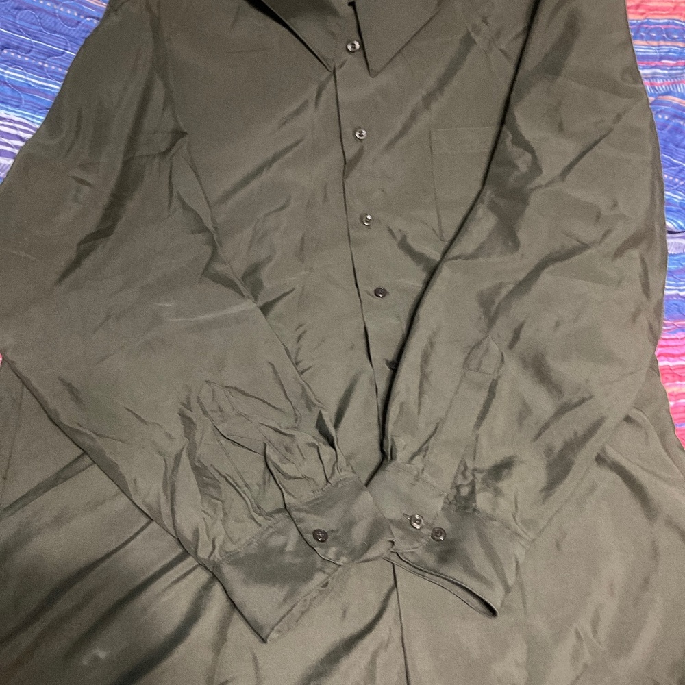 Van Heusen microfiber dress shirt olive green. B61